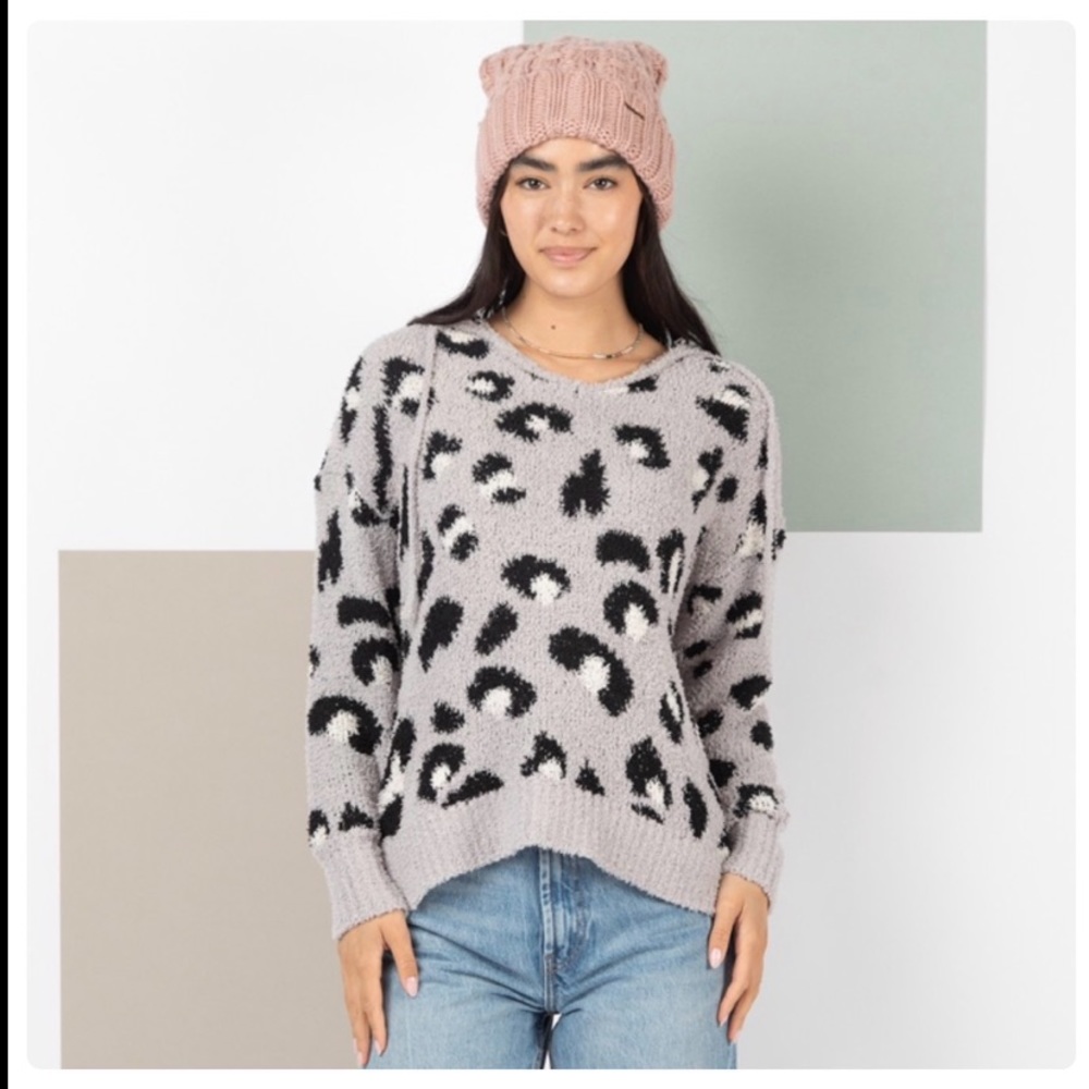 LAST ONE $20 start πLeopard Printed Soft Sweater Top - Picture 3 of 4